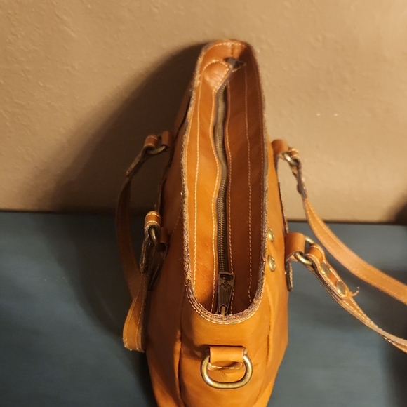 Patricia Nash Italian Leather Gava Tote - Picture 4 of 13